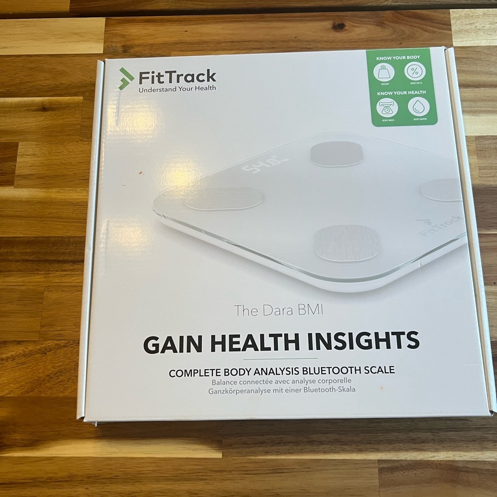 COPY - New fit track scale in original packaging